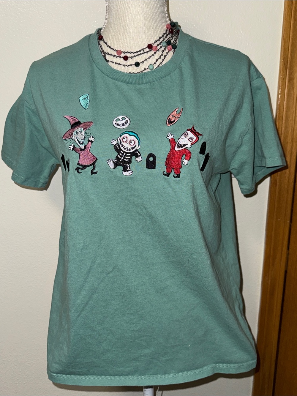 Box Lunch Disney Locke Shock & Barrel T Shirt size Large